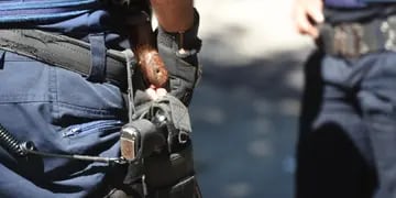 Pistola. Arma reglamentaria de la Policía de Mendoza