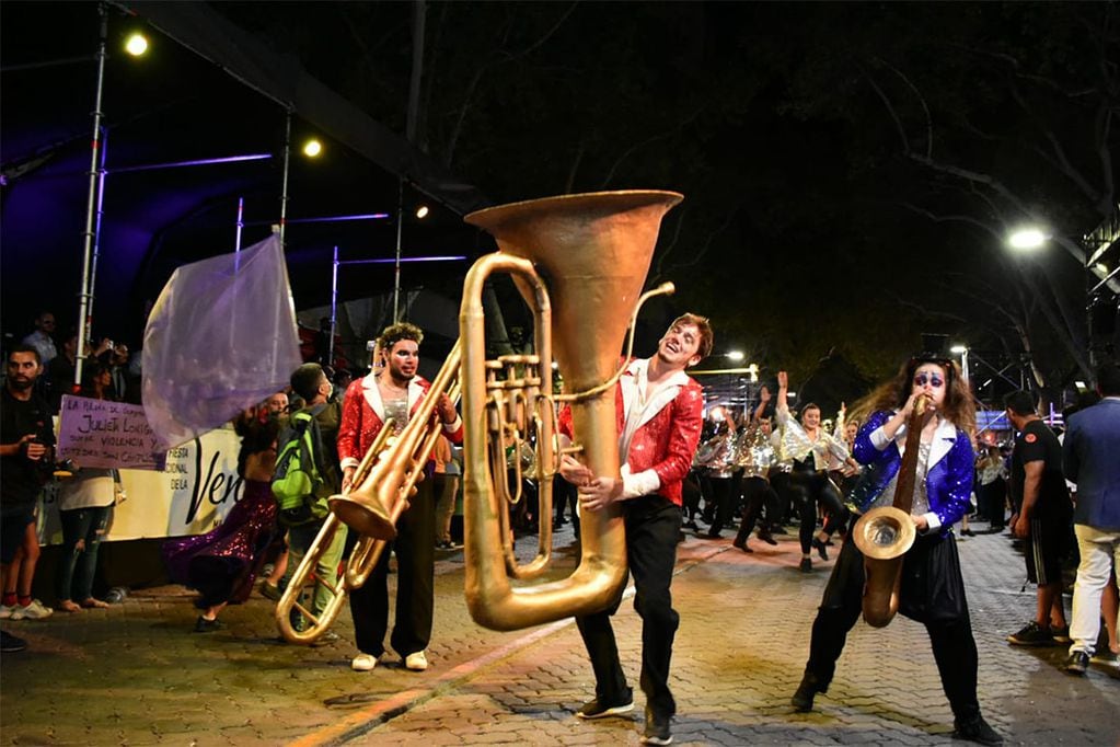 La música y el baile marcaron el reencuentro del pueblo con la Fiesta. Foto: Mariana Villa / Los Andes