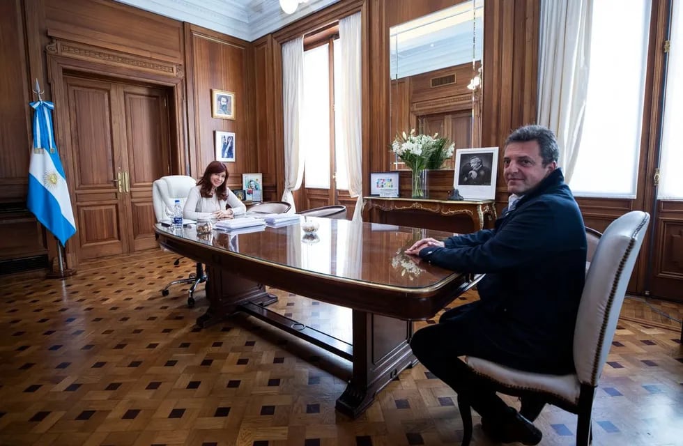 Senado: Cristina Kirchner recibió a Sergio Massa, antes de que asuma en Economía. (Senado de la Nación)