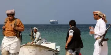 Hutíes atacan en el Mar Rojo