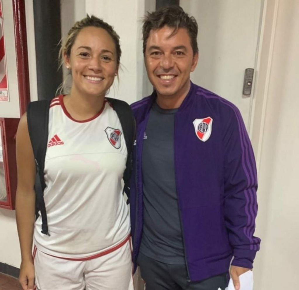 Rocío Oliva con Marcelo Gallardo (Twitter/@CostaFebreOk)