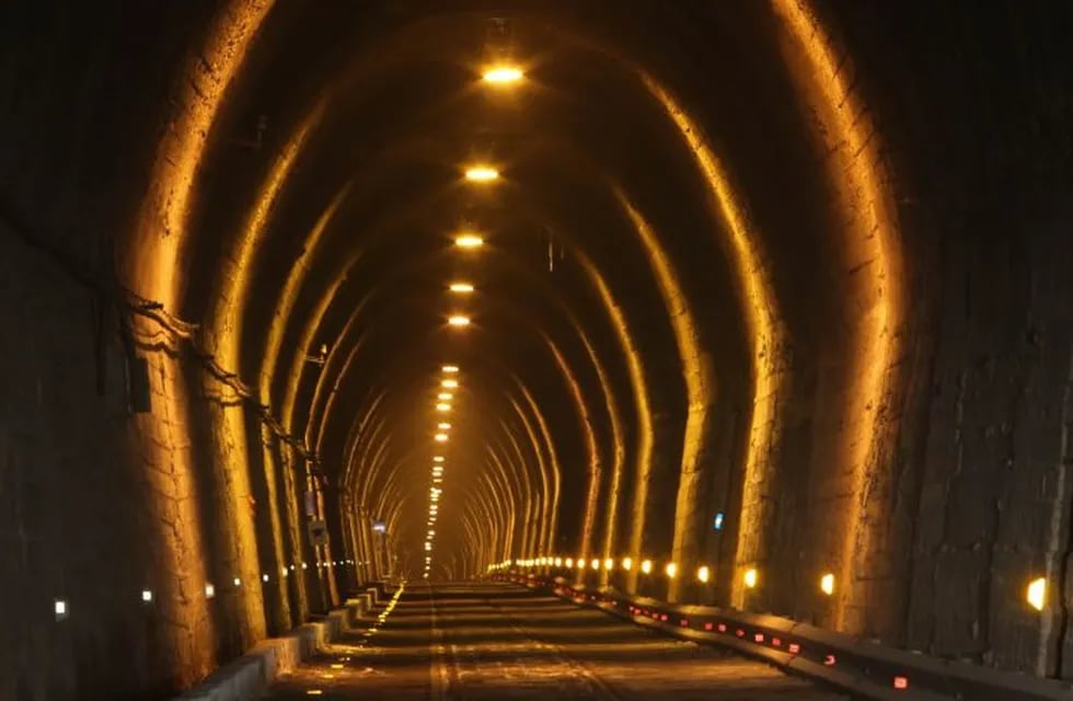 Se ampliará el viejo túnel Caracoles, por donde circulaba el tren trasandino, aliviar el tránsito a Chile.