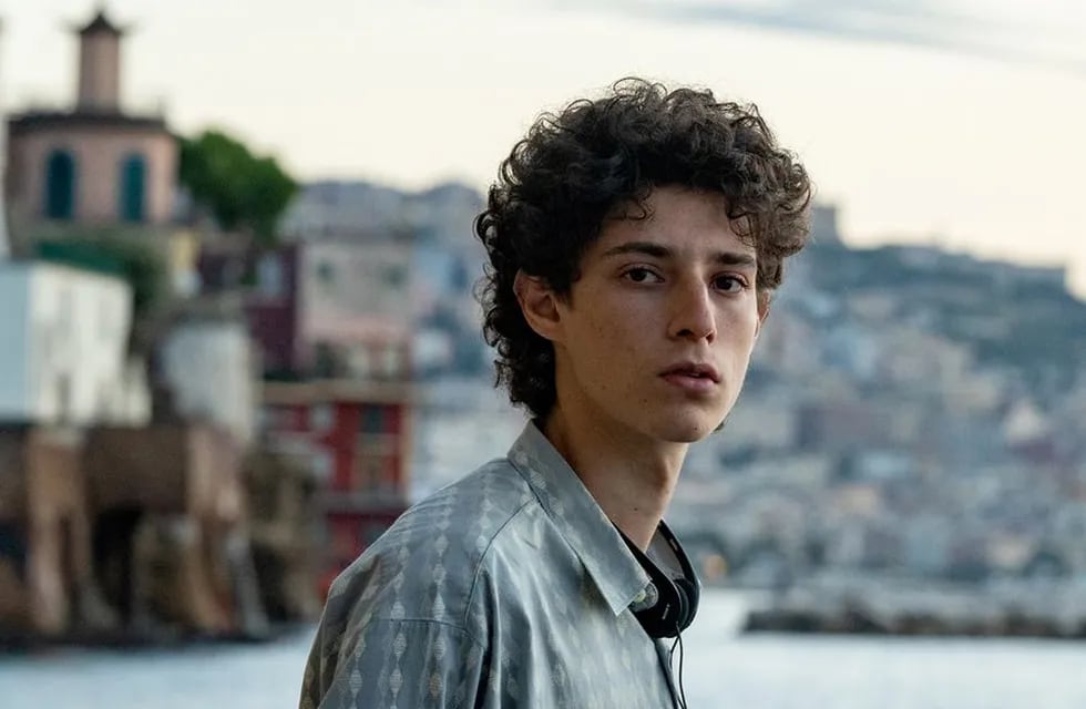 El protagonista es el alter ego del director Paolo Sorrentino adolescente en este estreno de Netflix.