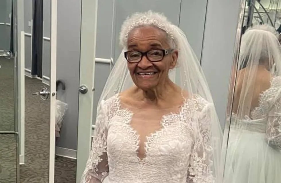 Martha Mae Tucker cumplió su sueño al vestirse de novia a los 94 años.