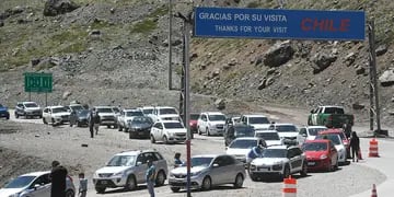 Recomiendan a turistas argentinos no viajar a Chile por la suba de contagios de Ómicron