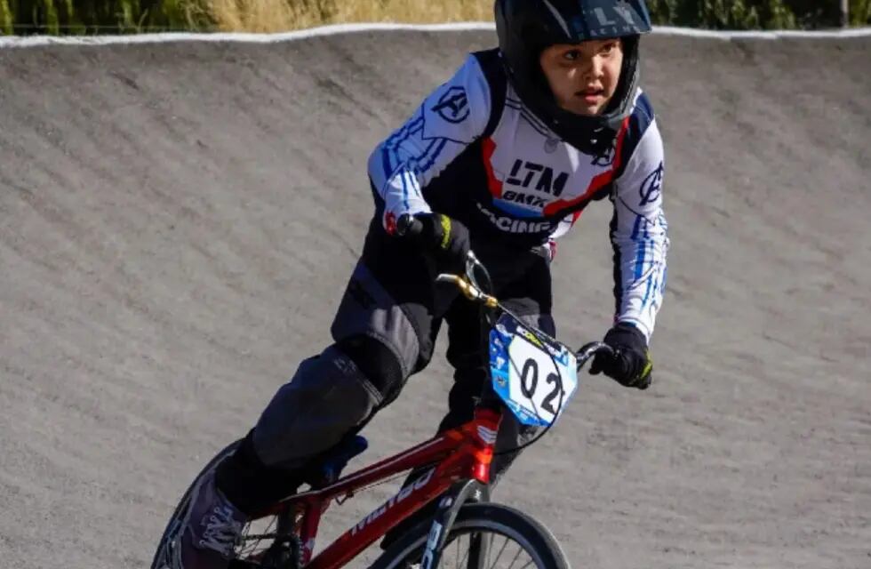Agustín, el niño que movilizó a Mendoza luego del robo de su bicicleta, es el mejor de América y del país. Foto: Instagram @acbim.bmx