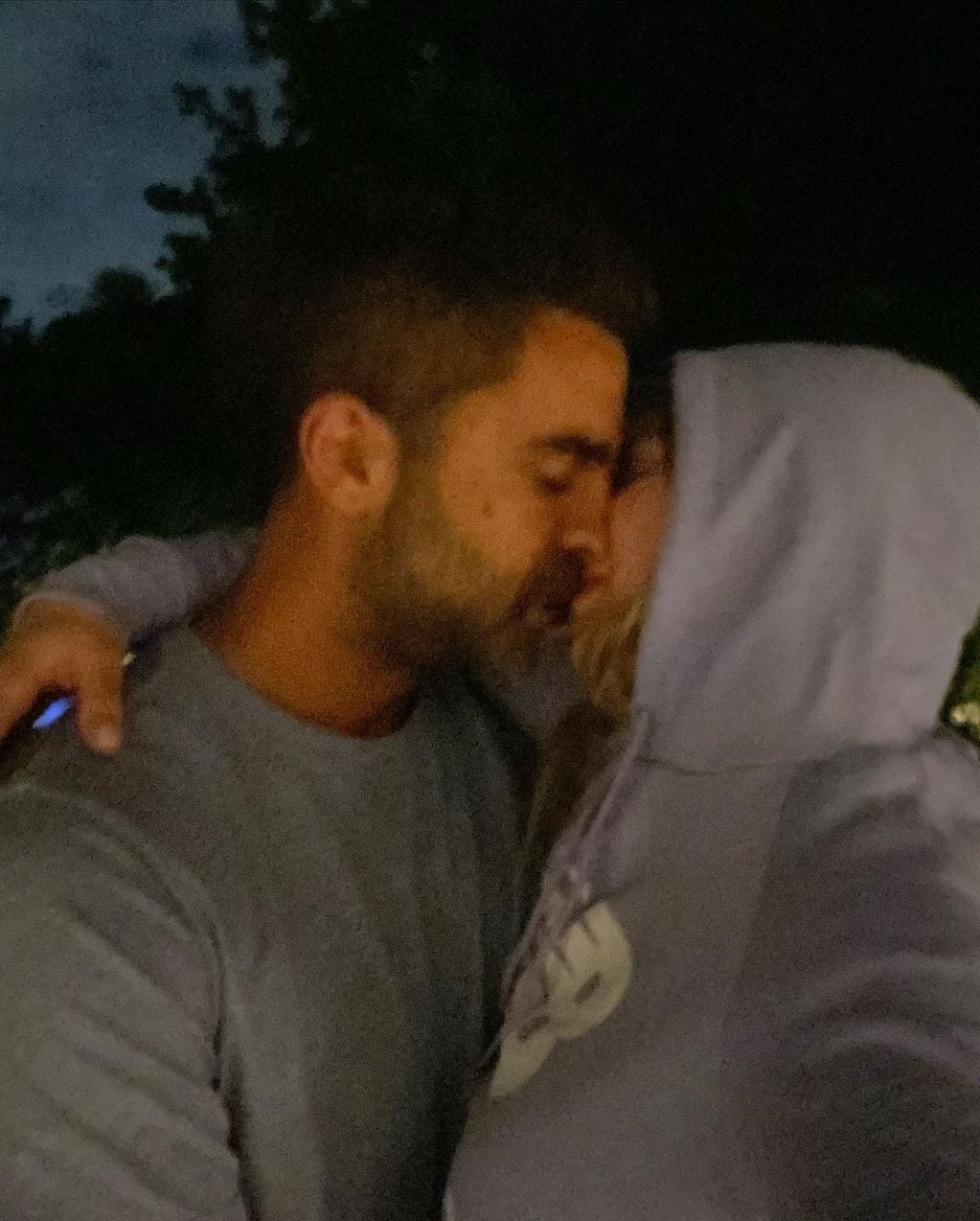 Laurita Fernández publicó las primeras fotos a los besos con su novio en Instagram