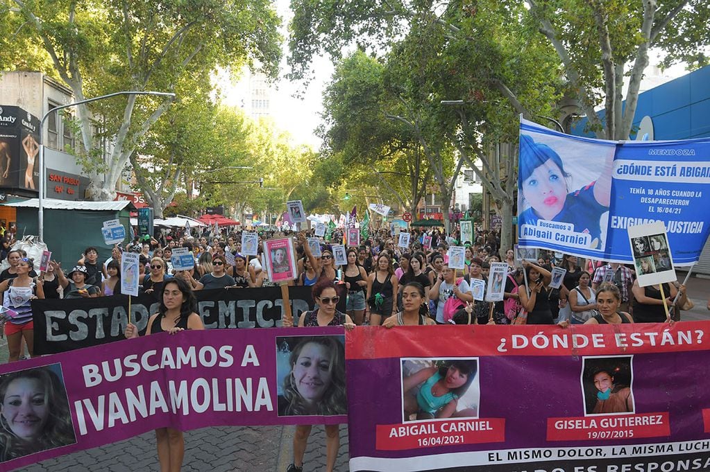 Mendoza 08 de marzo de 2024 Marcha por el día de la mujer 8M. Foto: Marcelo Rolland / Los Andes
