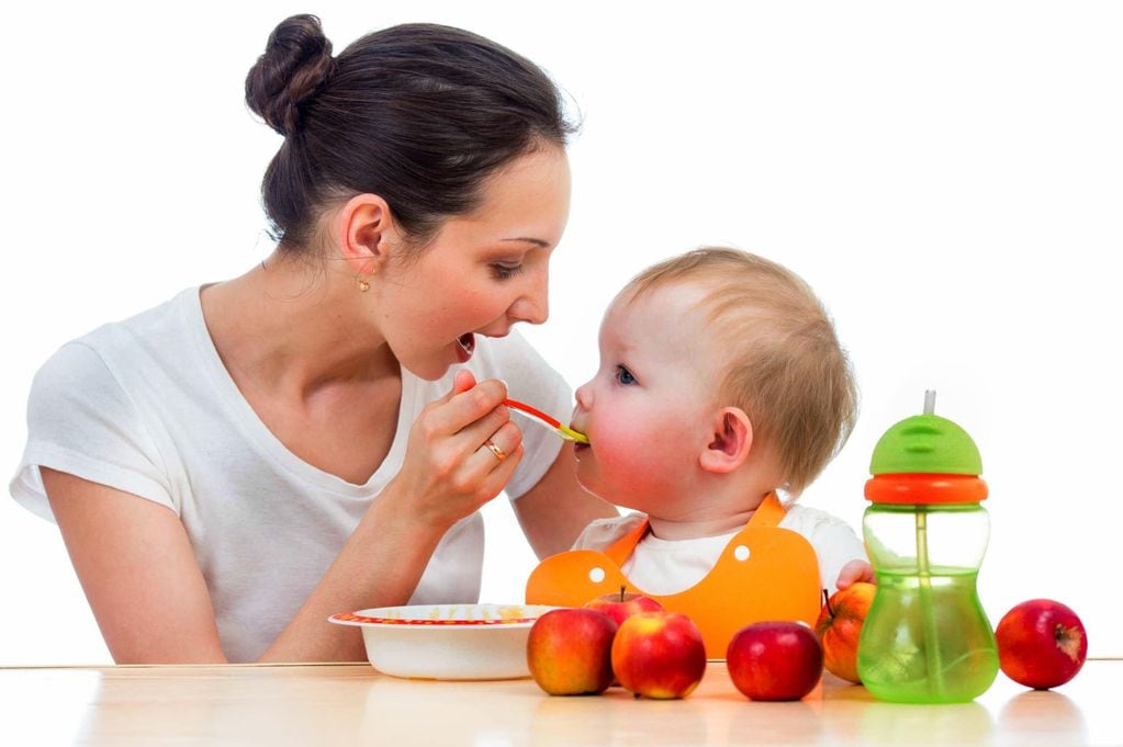 Comida saludable para tu bebé: es importante incluir frutas y verduras en la medida que se le vaya permitiendo y sostenerlo el resto de su vida