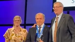 Roberto Zaldivar, máximo premio de oftalmología en Estados Unidos