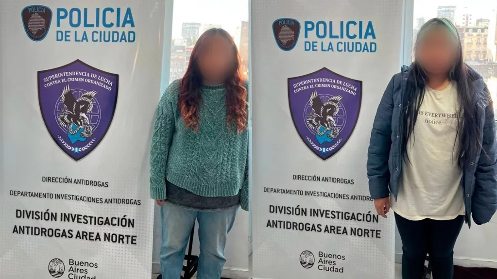 Las dos detenidas tienen 22 y 23 años y son de nacionalidad ecuatoriana. Foto: Policía de la Ciudad