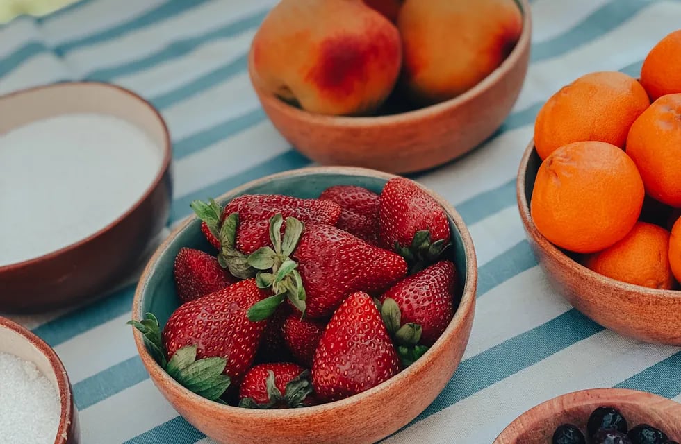 Temporada fuerte de frutas: 9 motivos para incluirlas y qué aportan según su color