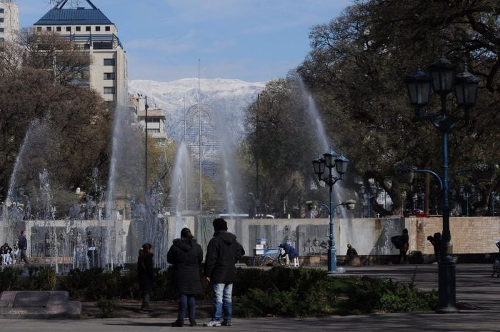 Los turistas recorren las calles de Mendoza. Foto: Prensa Gobierno de Mendoza