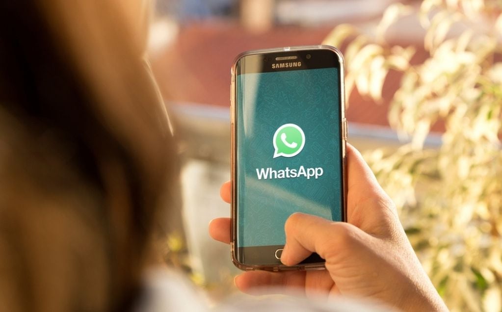 WhatsApp emitirá una pregunta cada vez que el usuario quiera enviar una fotografía en un chat.