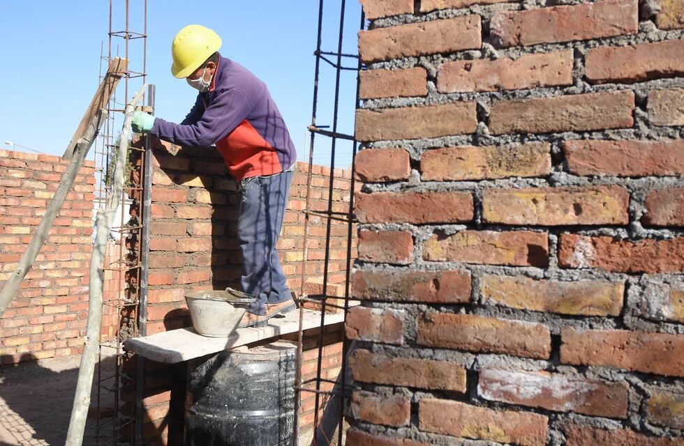 EN QUIEBRA. En los últimos meses han cerrado 62 compañías del rubro de la construcción dentro de la provincia. / José Gutiérrez