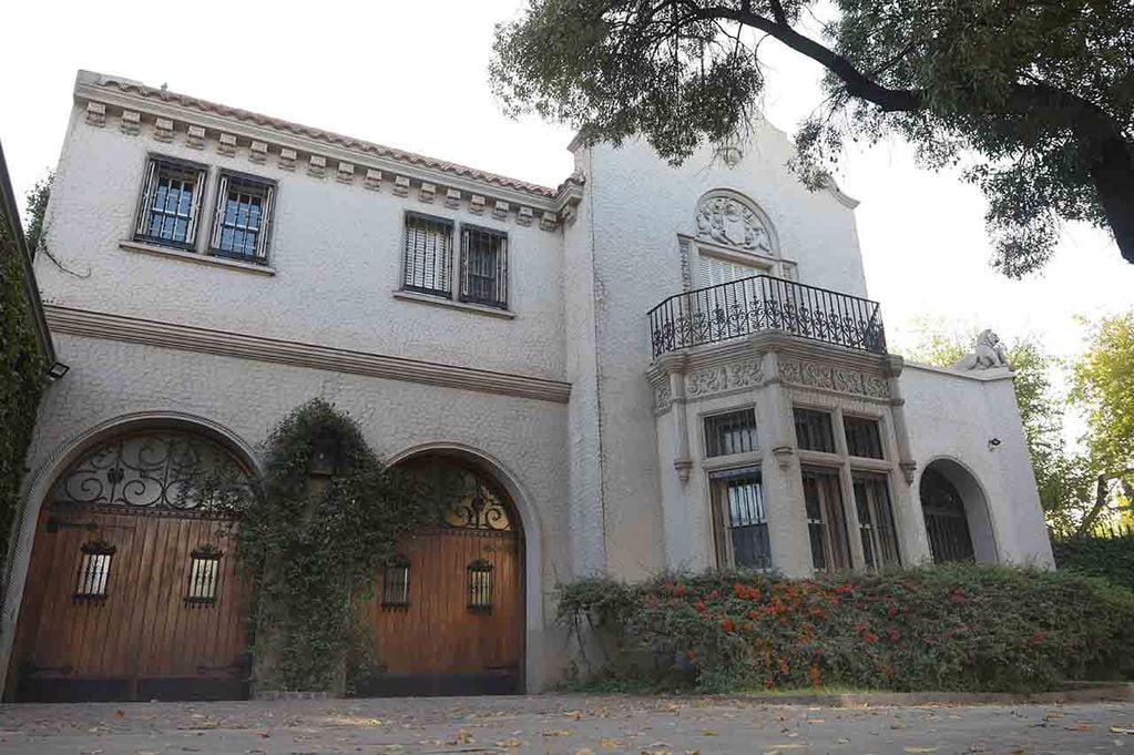 Casa Lopez Frugoni y Ramos Correa, ubicada en Emilio Civit esquina Paso de los Andes. | Foto: José Gutierrez / Los Andes 