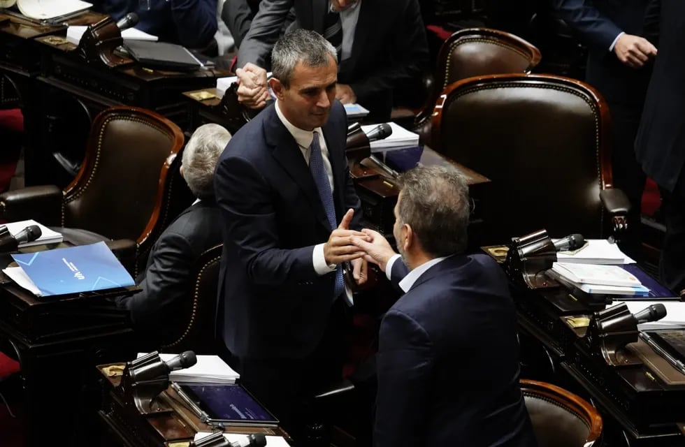 El presidente de la Cámara de Diputados, Martín Menem, y el jefe del bloque PRO, Cristian Ritondo (Foto: Federico López Claro)