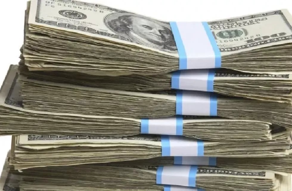 El dólar blue alcanzó los $ 122 mientras las cotizaciones financieras cedieron