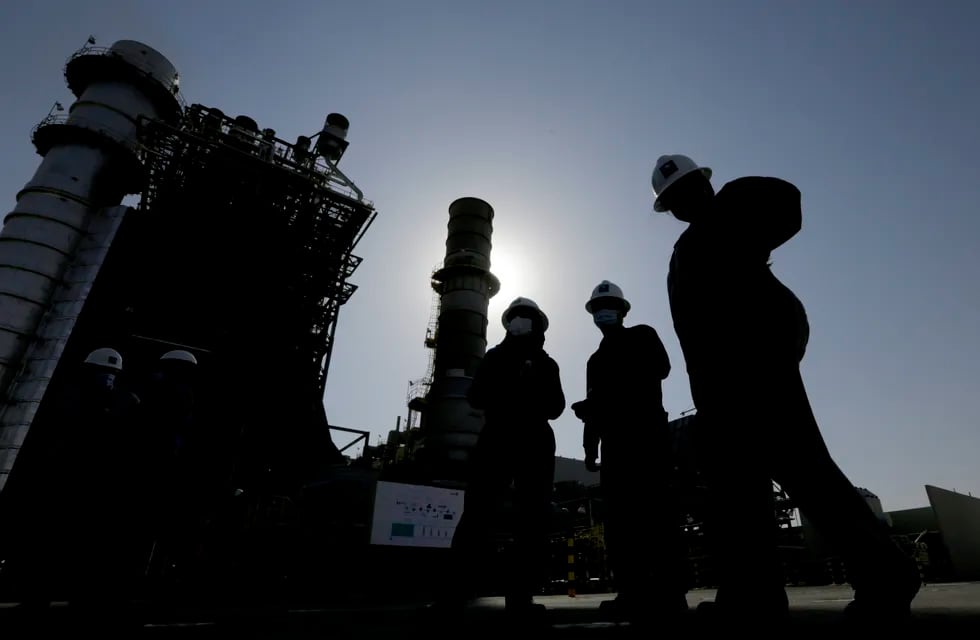 Los sindicatos ligados al sector petrolero están en alerta por la venta de áreas convencionales por parte de YPF