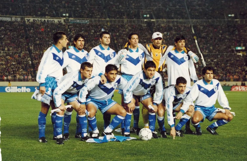 Vélez se consagró campeón del mundo en 1994 tras derrotar al Milan por 2-0. Heroico. / Gentileza.