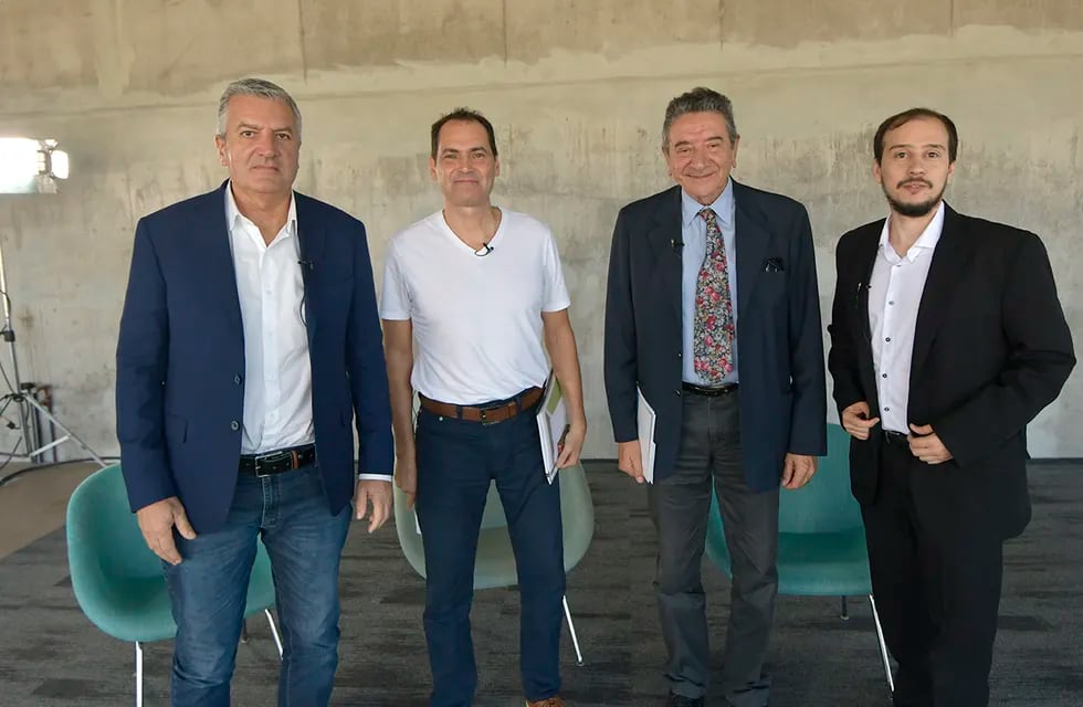 (De izquierda a derecha) Osvaldo Romagnoli, Mauricio Badaloni, Carlos Abihaggle y Mauricio Manini, periodista de Los Andes. / Foto: Orlando Pelichotti