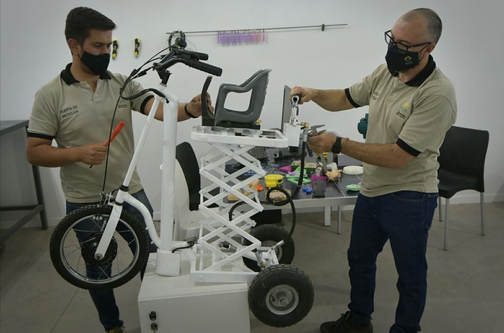 El triciclo eléctrico adaptado que la Municipalidad de Junín le entregó al pequeño Agustín Torrales. Foto: Orlando Pelichotti 