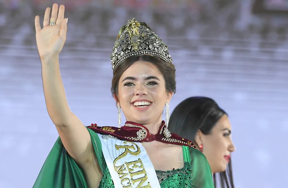 Ana Laura Verde, de La Paz, es la nueva Reina Nacional de la Vendimia. Foto: Ignacio Blanco / Los Andes
