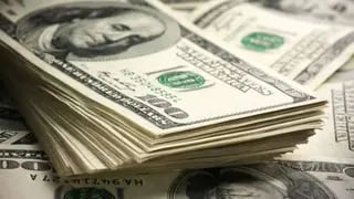 El dólar blue trepó a $1.300 en Mendoza