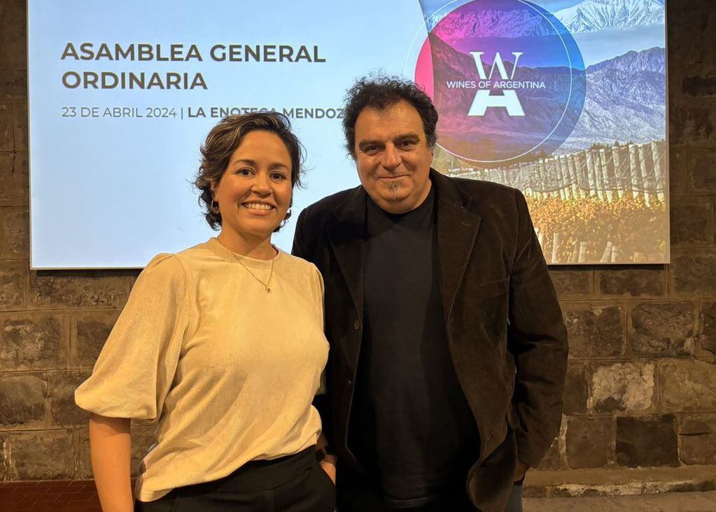 Claudia Piedrahita, CEO de Casarena Bodegas y Viñedos y Alejandro Vigil, reconocido empresario y enólogo que asumirá su segundo mandato en la entidad, presidirán el Directorio de WofA. 