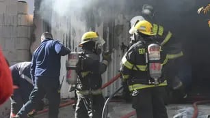 Incendio en una ferretería de Godoy Cruz. Ignacio Blanco