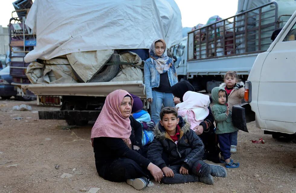 El creciente drama de los desplazados en el mundo. En la imagen se observa una familia de refugiados sirios.