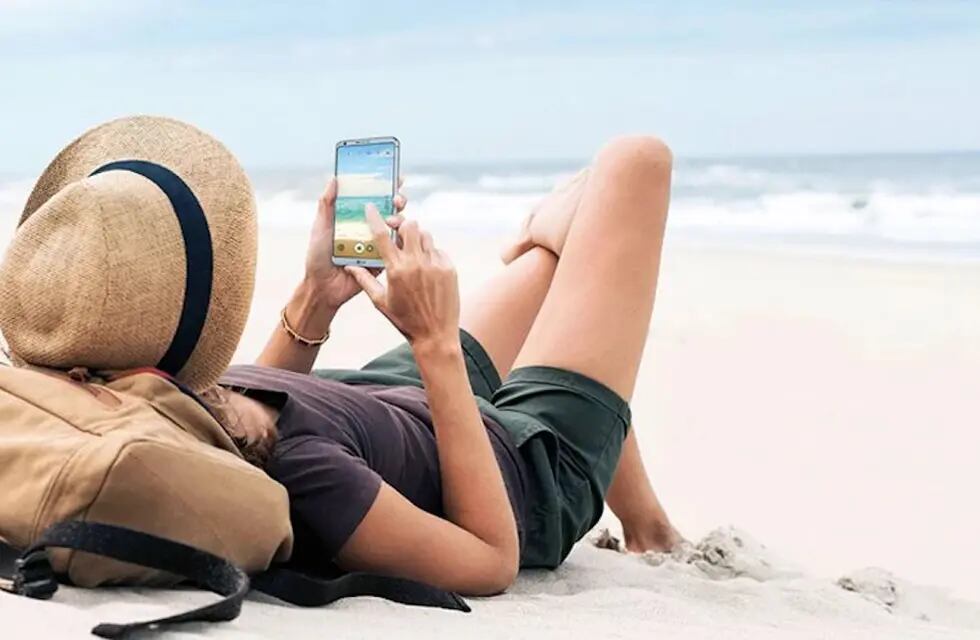 El celular puede ser un aliado durante las vacaciones con algunas apps y una configuración correcta.