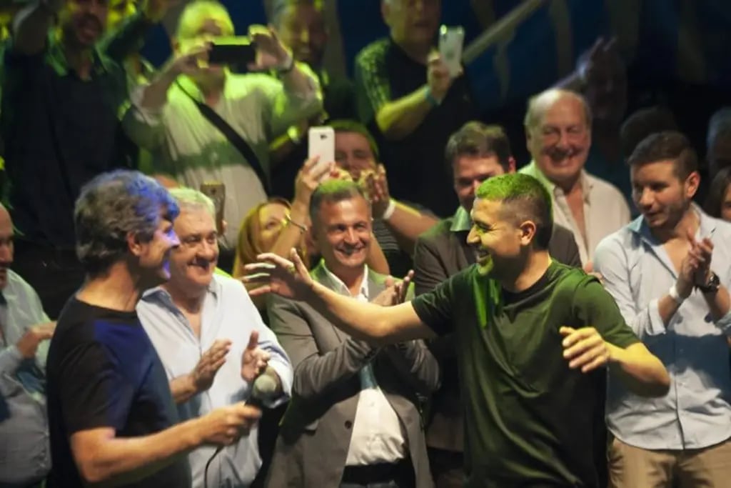 La lista liderada por Jorge Amor Ameal y Mario Pergolini se impuso ante el oficialismo con el 52% de los votos.