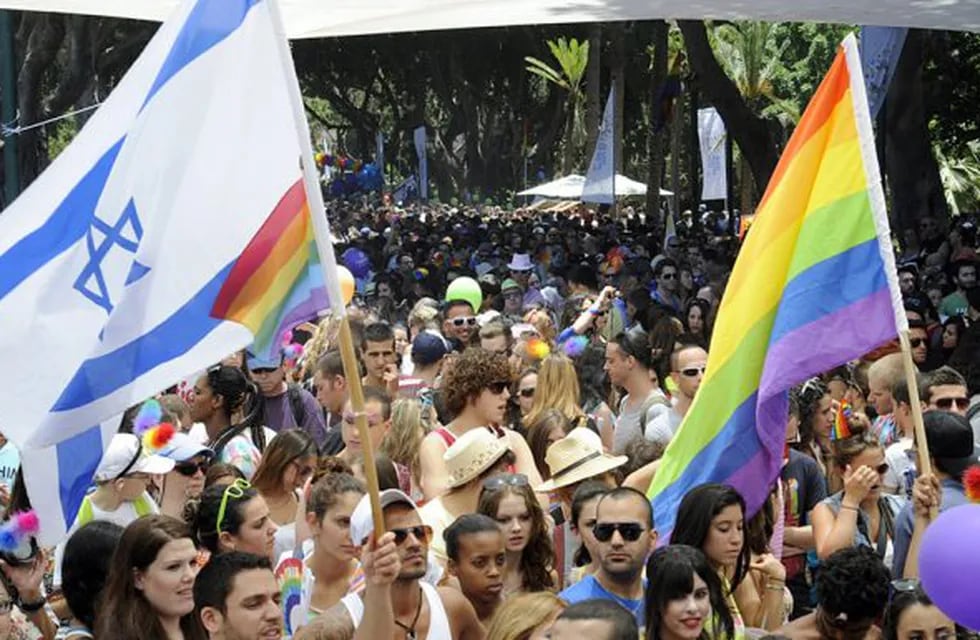 Mas de 100.000 personas marchando por el orgullo gay. / Gentileza