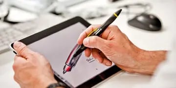 Tradicionales empresas, dedicadas a la industria de la escritura, cada vez más se adaptan a los nuevos tiempos y salen al mercado con innovadores lápices y bolígrafos. Combinan la tradicional escritura y se suman como indispensables accesorios para tablet