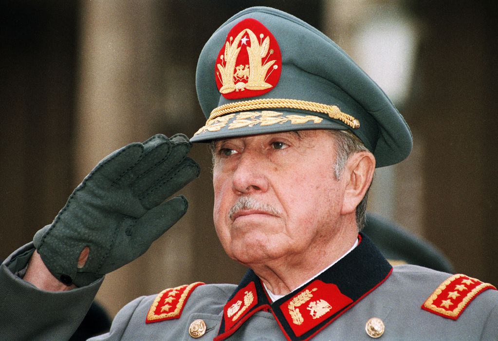 Pinochet, en 1986. / Foto: AP/Marco Ugarte/Archivo