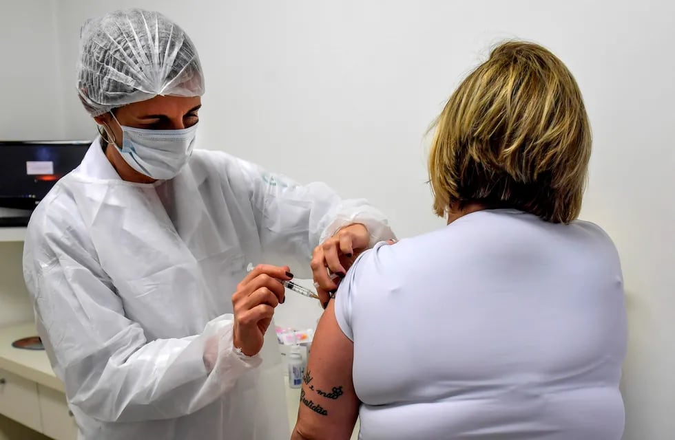 El mundo entero espera la noticia del visto bueno por parte de la OMS a la primera vacuna, ¿cuál será?