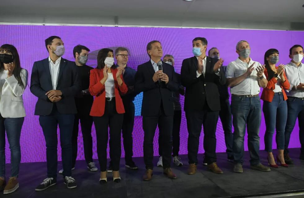 El gobernador Rodolfo Suárez agradeció a los votantes y marcó la amplia diferencia con el Frente de Todos en Mendoza.