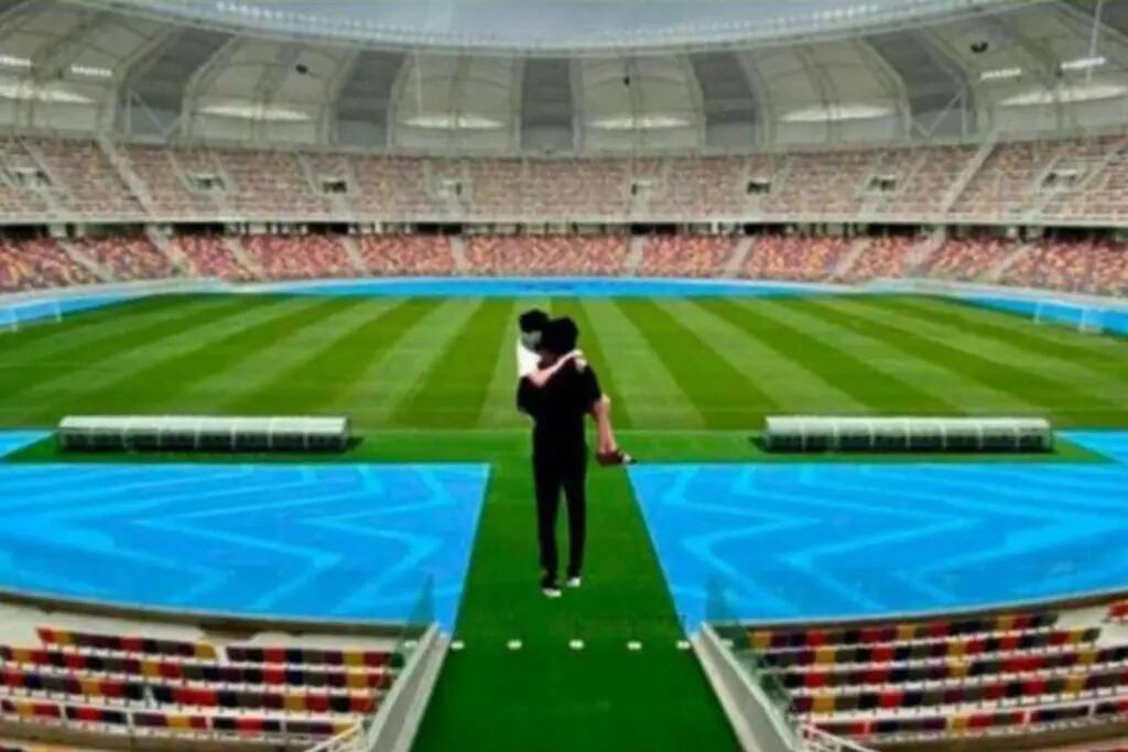 La foto viral sobre el estadio de Santiago del Estero con Abigail y su papá como protagonistas