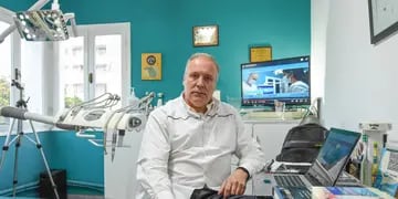 Adrián Ghinaudo, odontólogo, hipnoterapeuta