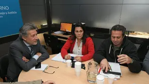 El SUTE y el Gobierno reunidos en la subsecretaria de trabajo. Ignacio Blanco / Los Andes