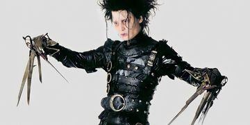 Se subastaron las icónicas “manos de tijera” usadas por Johnny Depp a casi el doble de su valor