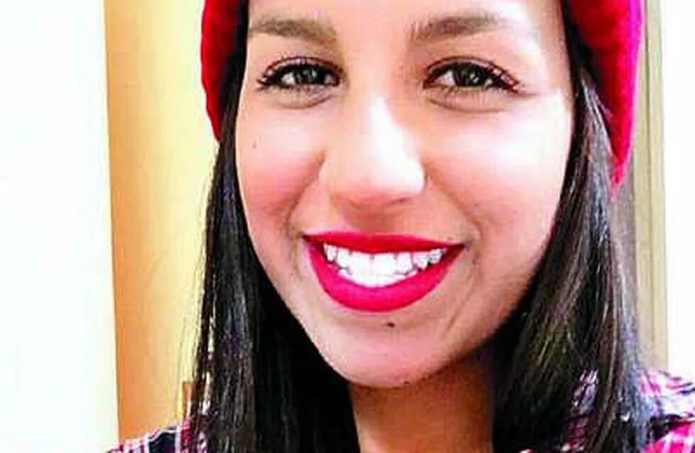 Buscan al acompañante de la estudiante chilena asesinada