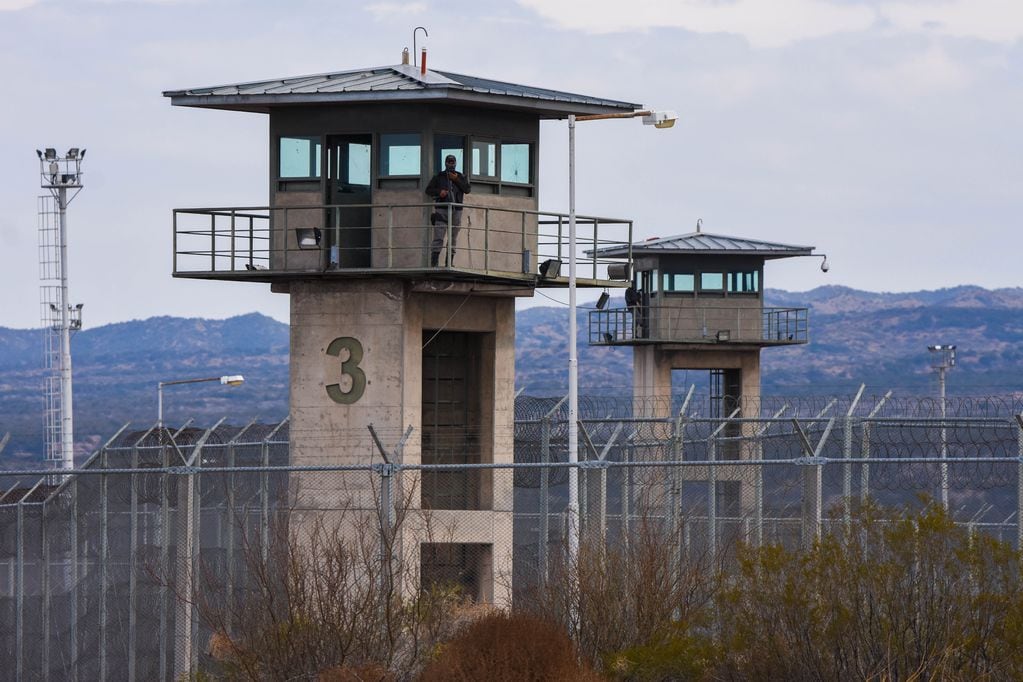 Torre de vigilancia de la Penitenciaría de Mendoza que se encuentra en Cacheuta (Mariana Villa / Los Andes)