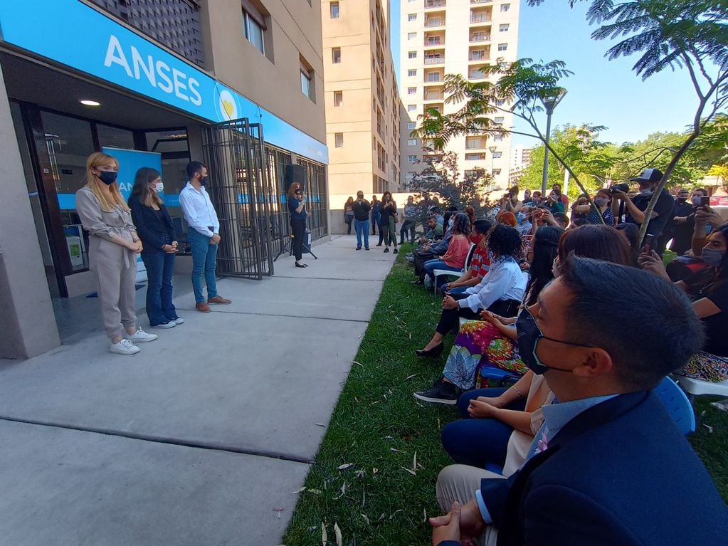 Fernanda Raverta, titular de Anses, estuvo en Mendoza junto a Anabel Fernández Sagasti. Prensa Frente de Todos.