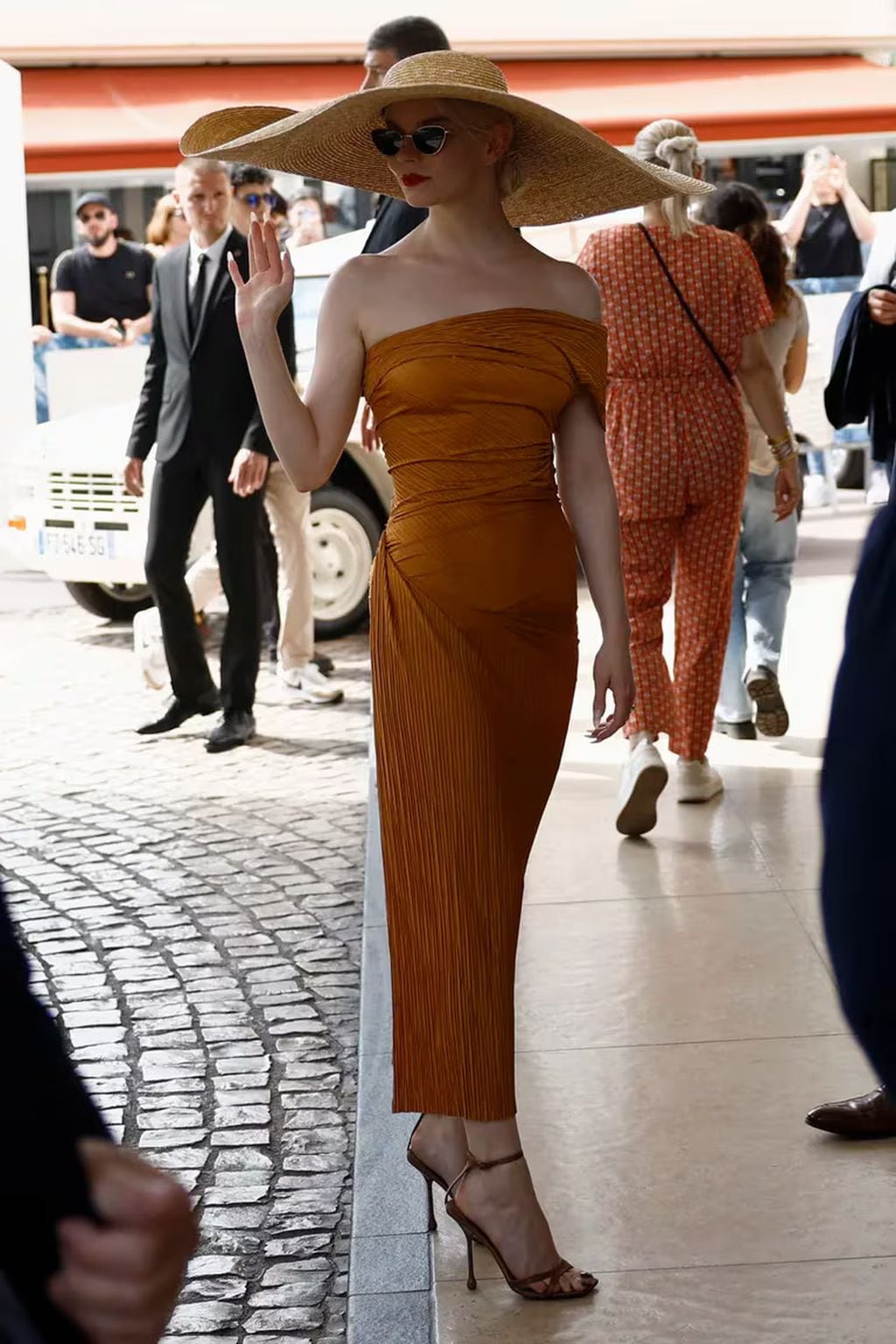 El incómodo momento de Anya Taylor-Joy en Cannes. / Gentileza