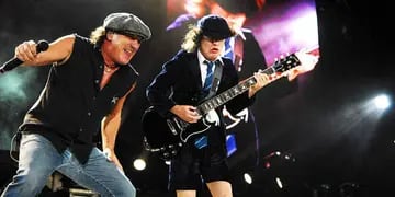 Sobre Brian Johnson y Angus Young recayó el peso de bancar a AC/DC ante un tsunami de adversidades. 
