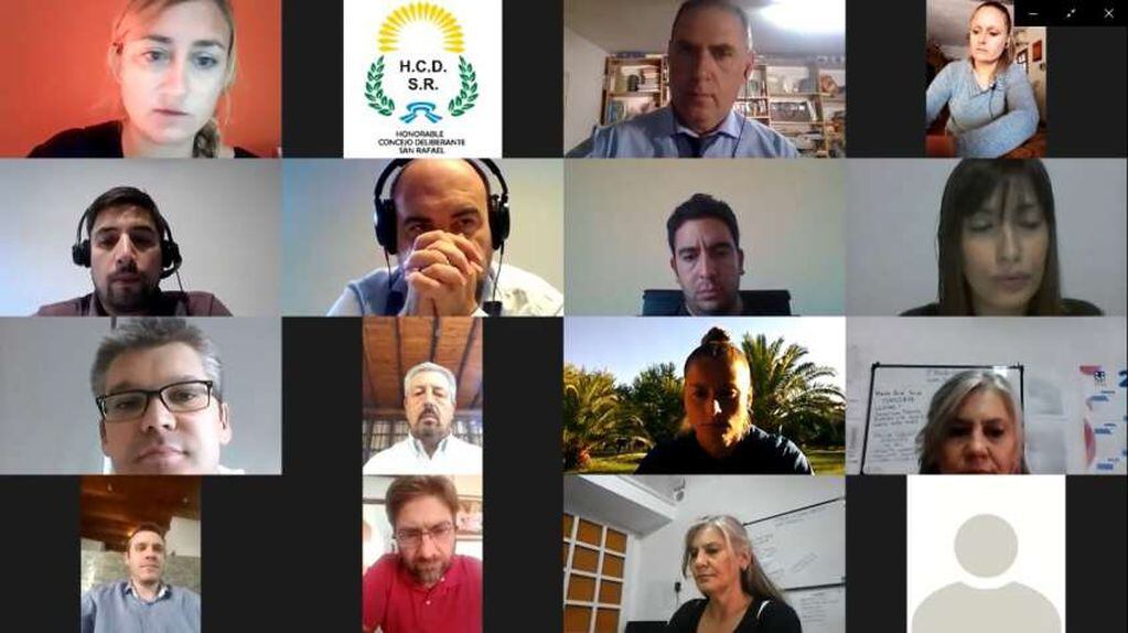 
    La sesión virtual del 27 de marzo de los concejales sanrafaelinos (Gentileza / Prensa Mariana Abraham)
   