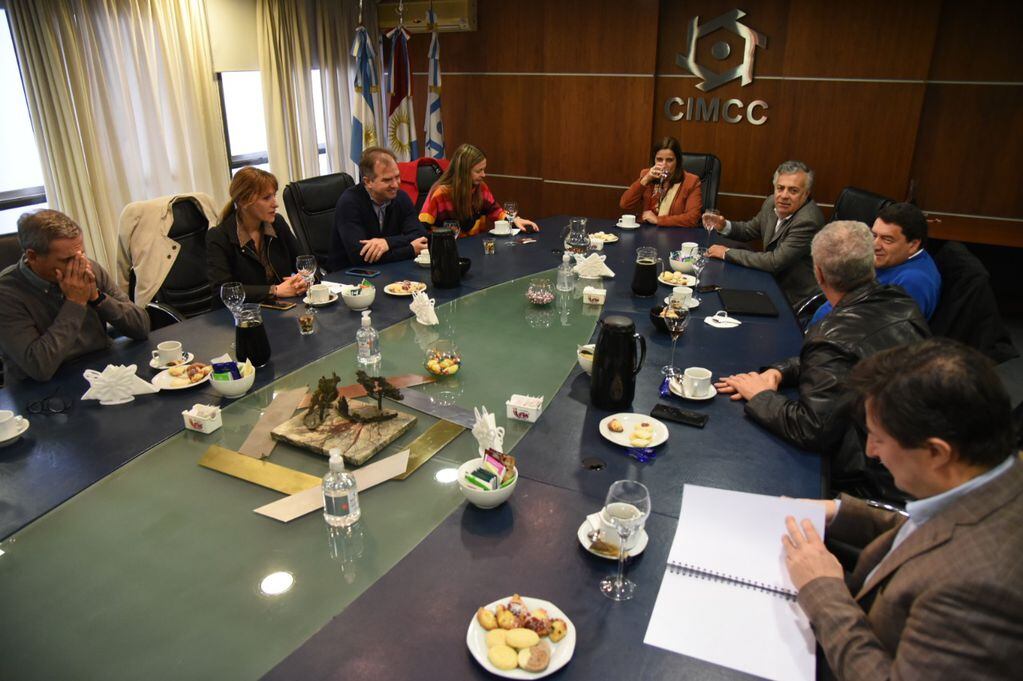 El senador nacional Alfredo Cornejo se reunió con representantes de la Cámara de Industriales Metalúrgicos y de Componentes de Córdoba