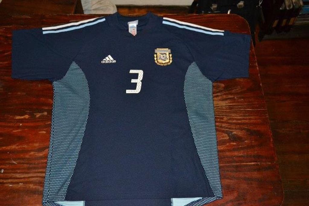 Curiosidades de la camiseta Argentina: así fue en cada Mundial y cuándo se incluyeron las estrellas. Foto: Twitter @lucianorlos92